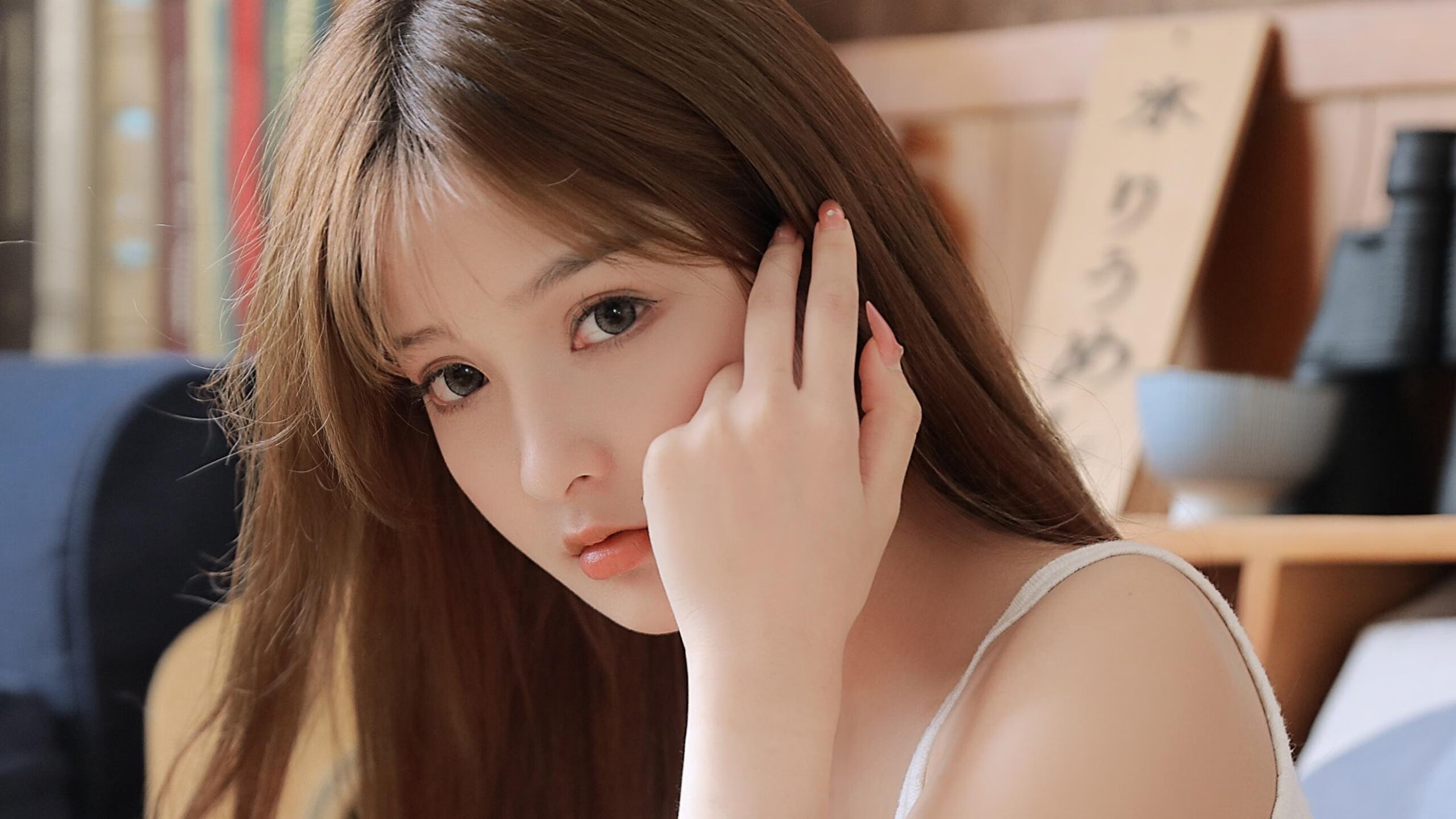 九游娱乐APP-女足比赛中，中国队员郑某实力出众，中国女足被球迷亲切的称为