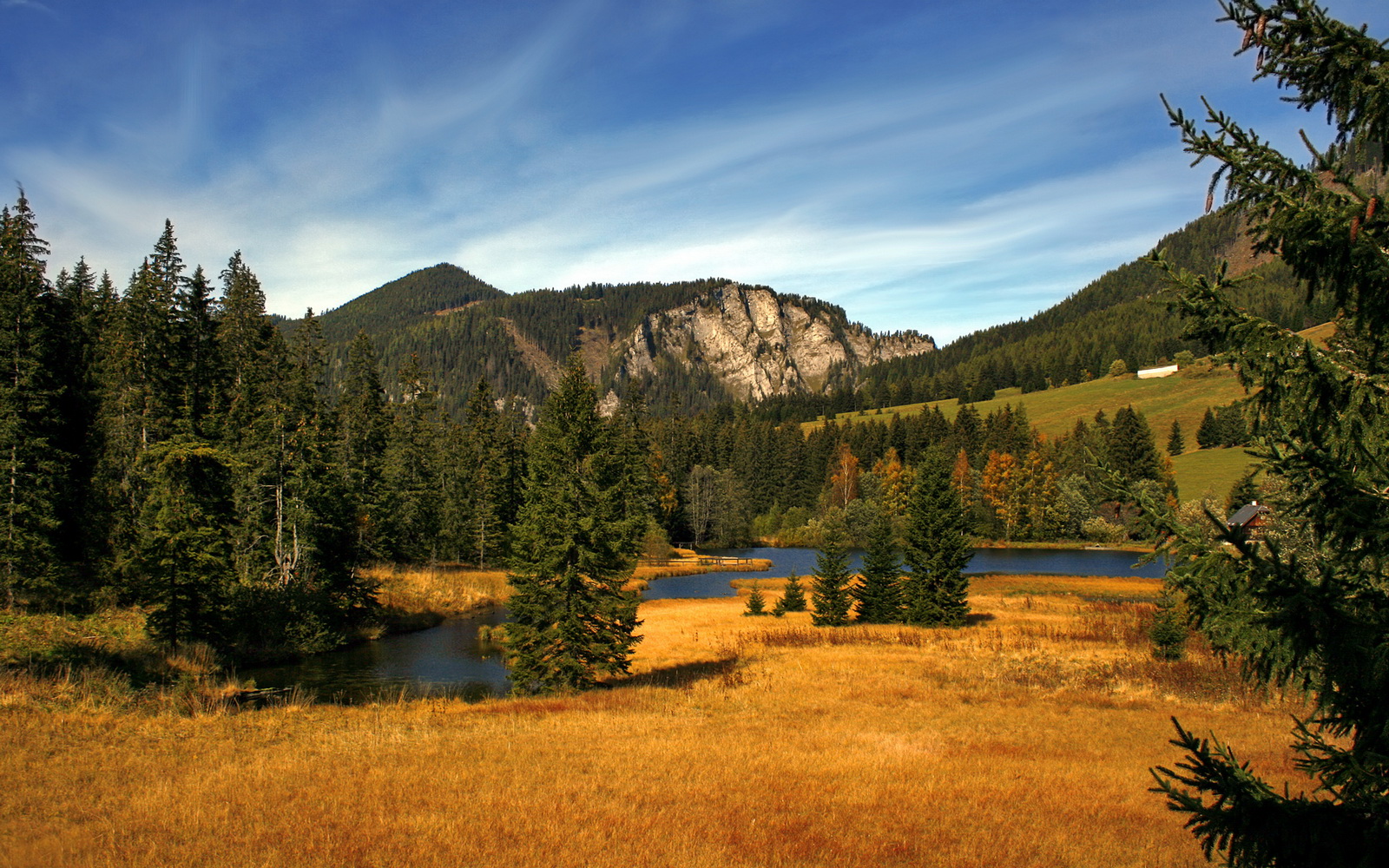 九游jiuyou-英超激情时刻：点球大战中的英雄瞬间，英意点球大战视频